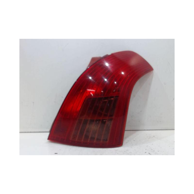 FEU ARRIERE DROIT SUZUKI SWIFT