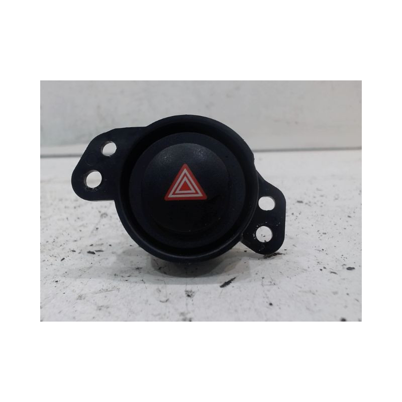 BOUTON DE WARNING TOYOTA AYGO