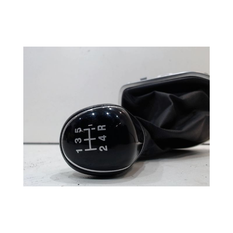 POMMEAU LEVIER VITESSES FORD FIESTA 1.5 TDCi