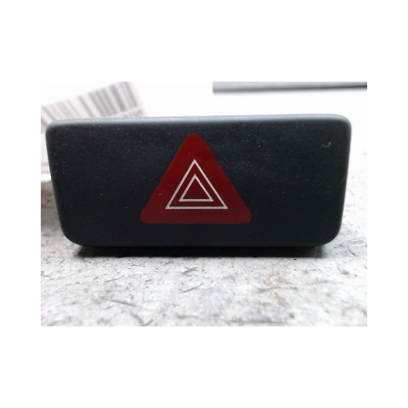 BOUTON DE WARNING NISSAN PIXO
