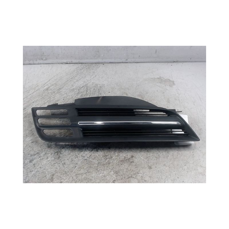 GRILLE CALANDRE DROIT NISSAN MICRA 2003-2005