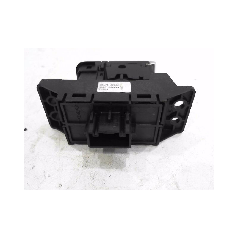 MOTEUR VERROUILLAGE FREIN A MAIN NISSAN X-TRAIL