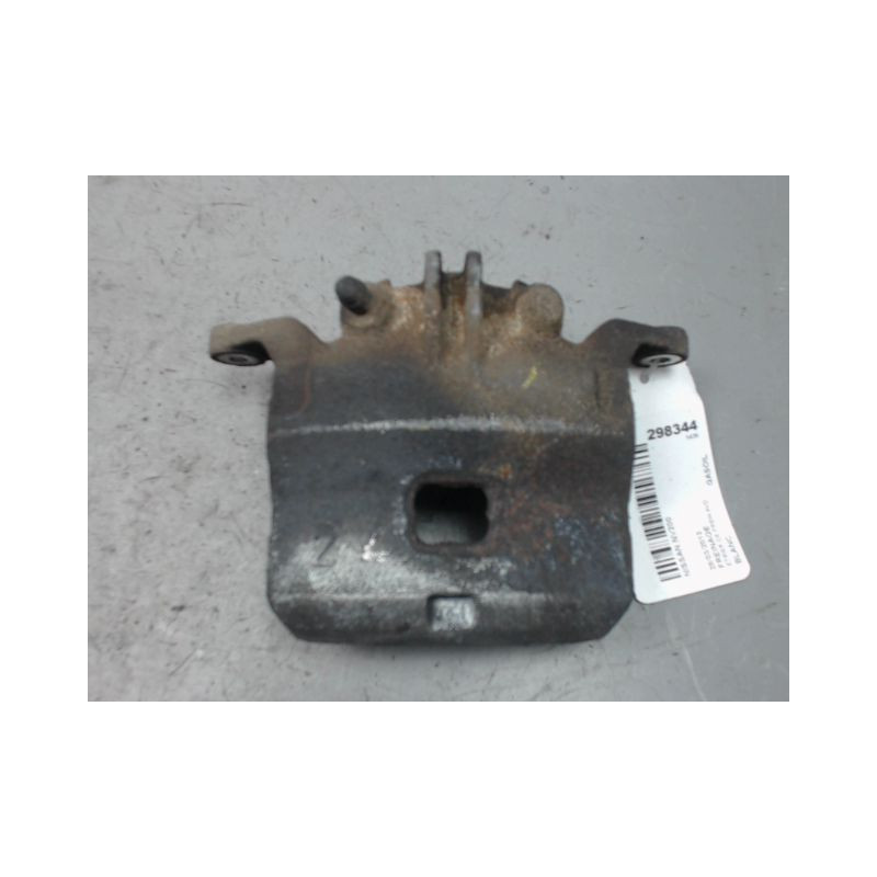 ETRIER DE FREIN AVANT DROIT NISSAN NV200