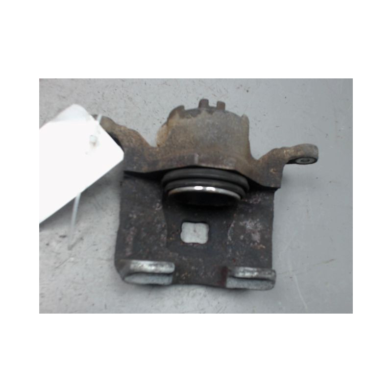 ETRIER DE FREIN AVANT DROIT NISSAN NV200