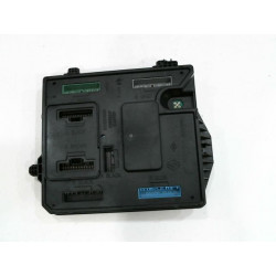 PLATINE FUSIBLE AV