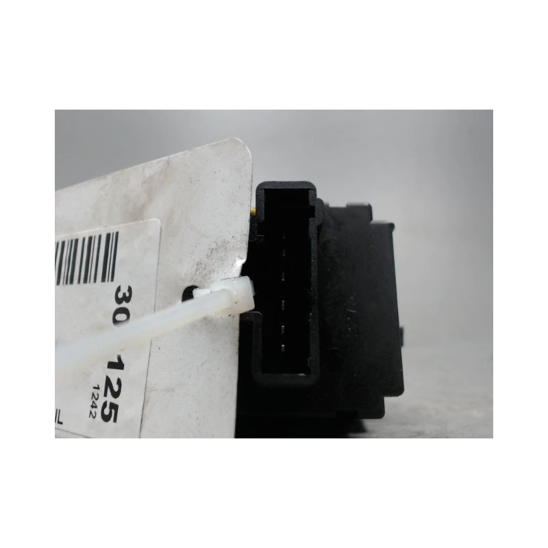 COMMANDE CLIGNOTANT PEUGEOT 607