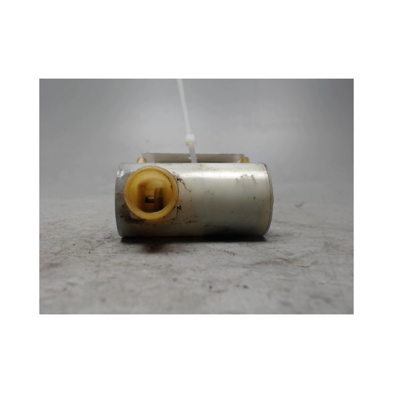 POMPE LAVE-GLACE AVANT SUZUKI SWIFT