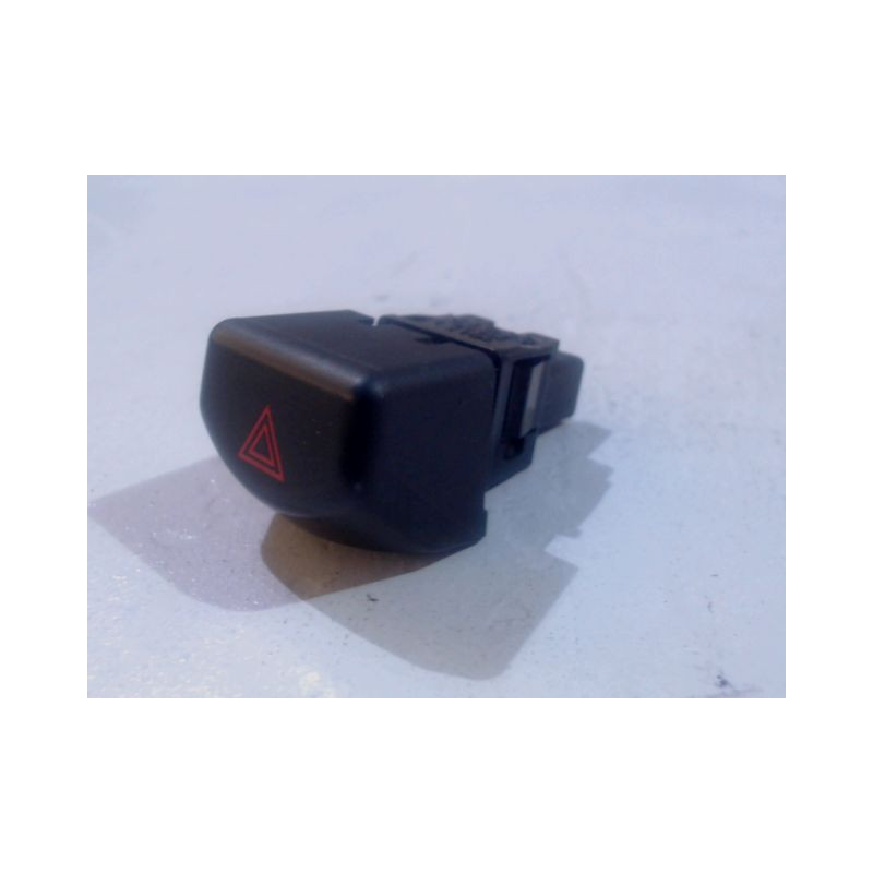 BOUTON DE WARNING NISSAN MICRA 2005-2007