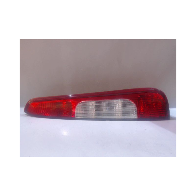 FEU ARRIERE DROIT FORD FOCUS C-MAX 03-07