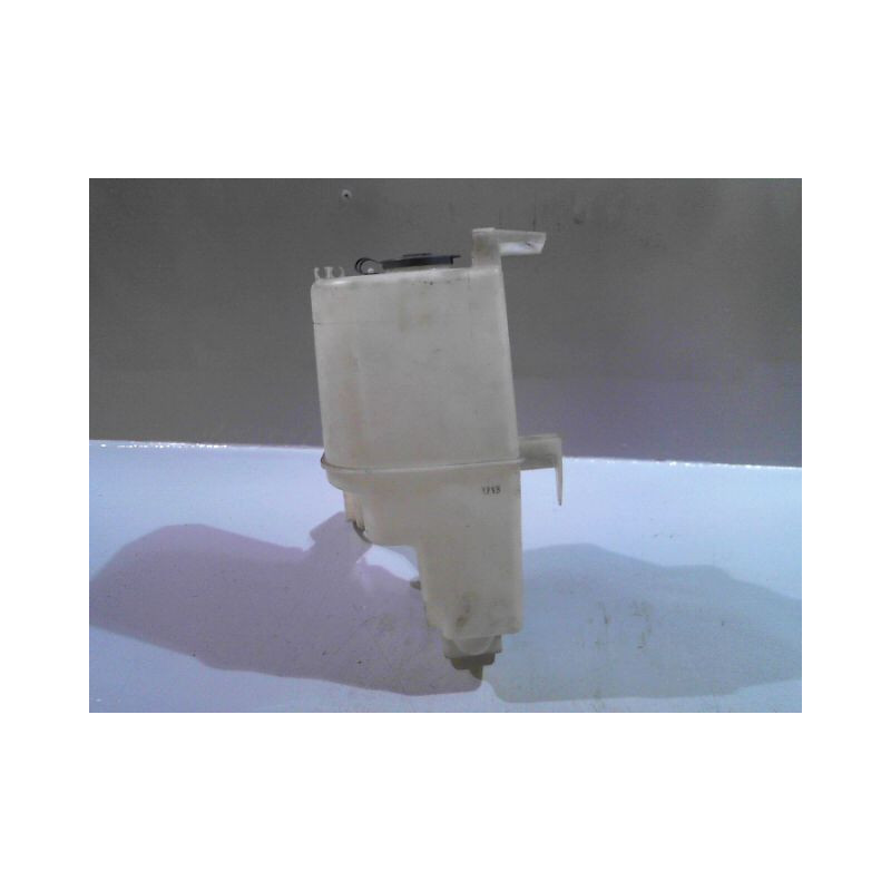 RESERVOIR LAVE-GLACE AVANT NISSAN NV200