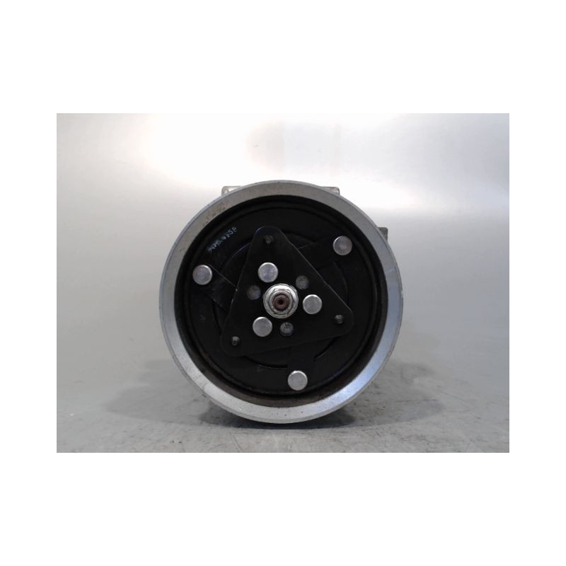 COMPRESSEUR AIR CONDITIONNE RENAULT CLIO III 2010-