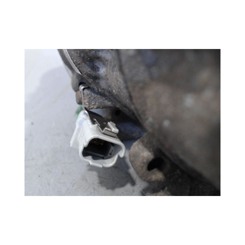 COMPRESSEUR AIR CONDITIONNE RENAULT CLIO III 2010-
