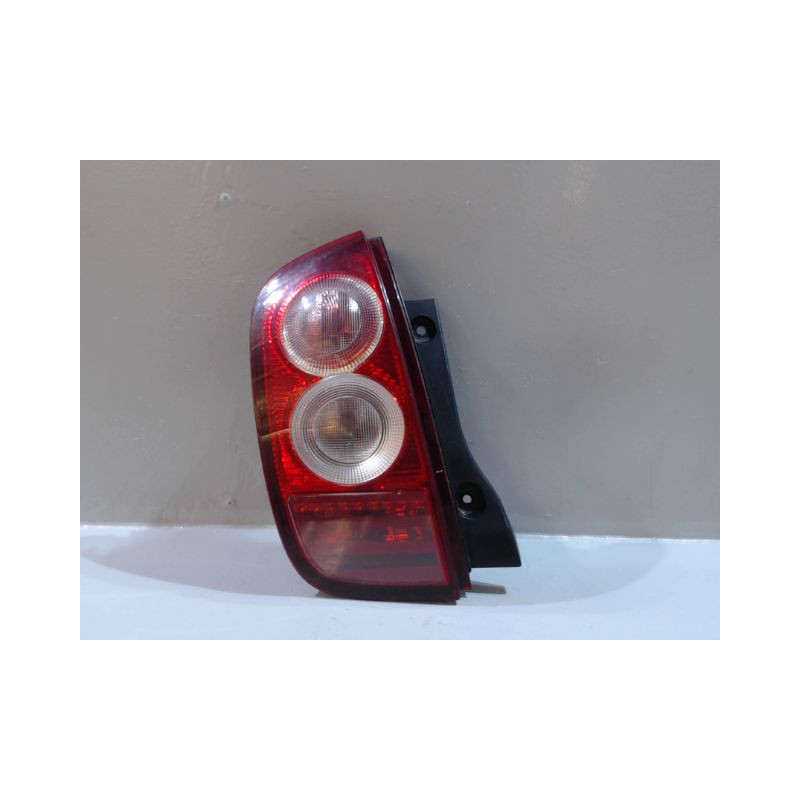 FEU ARRIERE GAUCHE  NISSAN MICRA 2003-2005