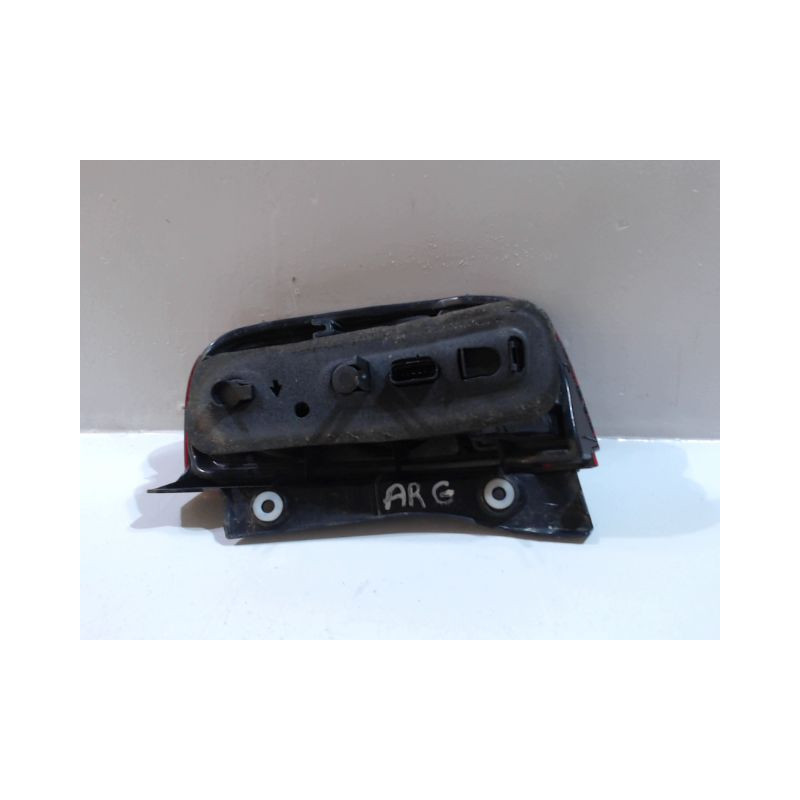 FEU ARRIERE GAUCHE  NISSAN MICRA 2003-2005
