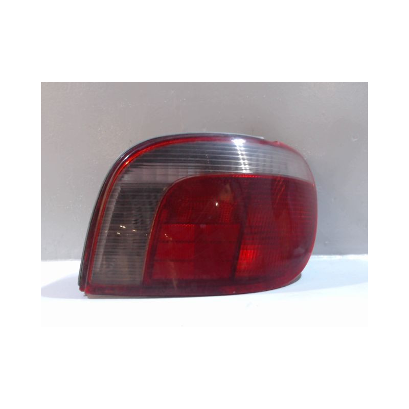 FEU ARRIERE DROIT TOYOTA YARIS -2003