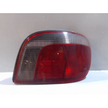 FEU ARRIERE DROIT TOYOTA YARIS -2003