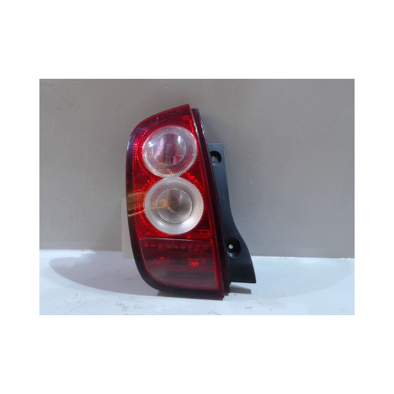 FEU ARRIERE GAUCHE  NISSAN MICRA 2003-2005