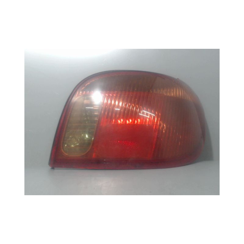 FEU ARRIERE DROIT TOYOTA YARIS 2003-