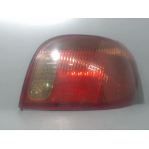 FEU ARRIERE DROIT TOYOTA YARIS 2003-