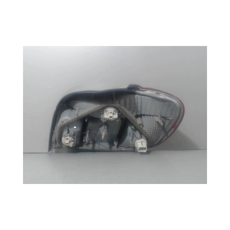 FEU ARRIERE GAUCHE  TOYOTA YARIS 2003-