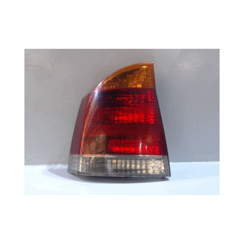 FEU ARRIERE GAUCHE  OPEL VECTRA 99-2002