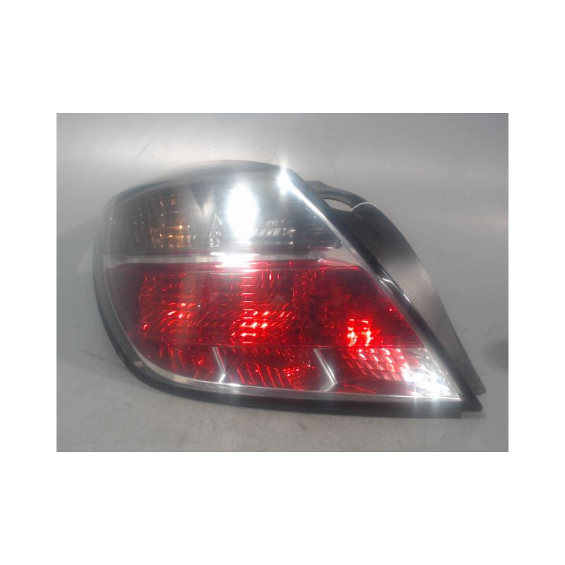 FEU ARRIERE GAUCHE  OPEL ASTRA GTC 3P