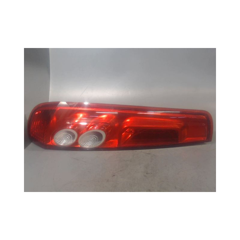 FEU ARRIERE GAUCHE  FORD FIESTA 2005-