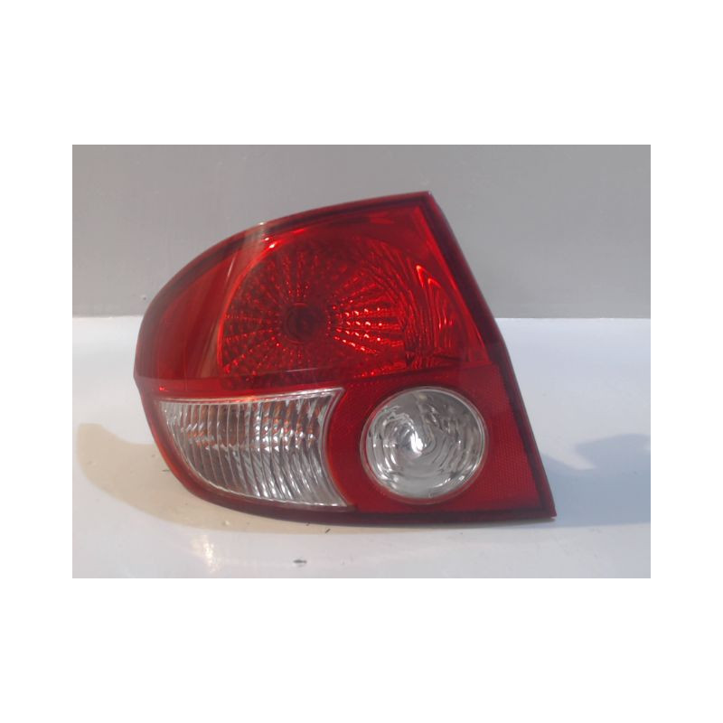 FEU ARRIERE GAUCHE  HYUNDAI GETZ 02-05