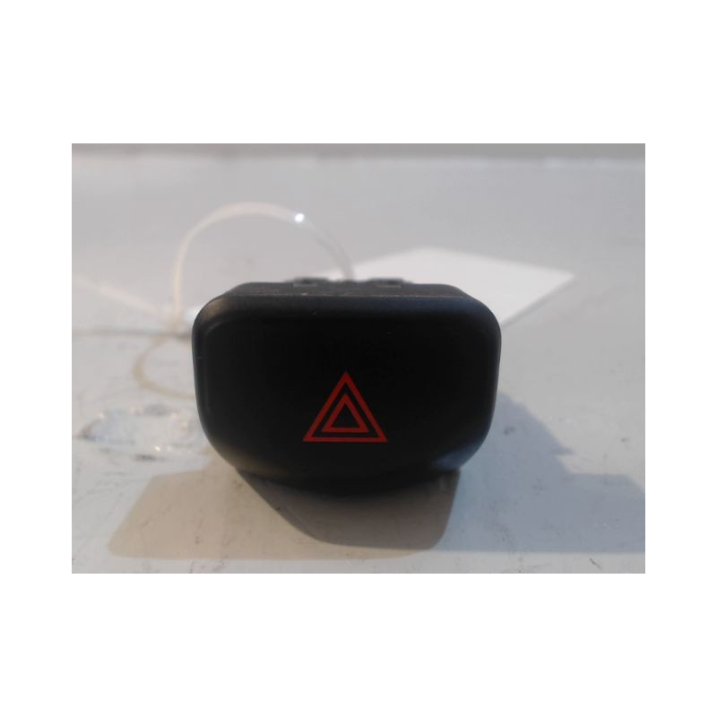 BOUTON DE WARNING NISSAN NOTE