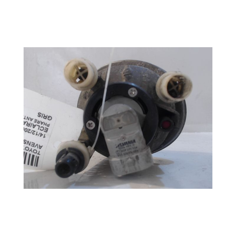 PHARE ANTIBROUILLARD AVANT DROIT TOYOTA AVENSIS VERSO 01-03