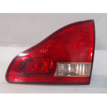 FEU ARRIERE INTERIEUR DROIT TOYOTA AVENSIS VERSO 01-03