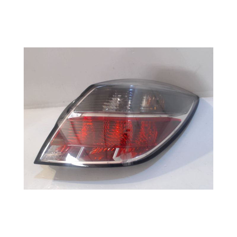 FEU ARRIERE DROIT OPEL ASTRA GTC 3P