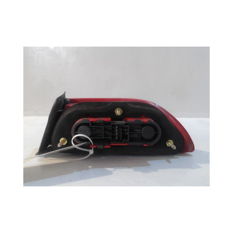 FEU ARRIERE GAUCHE  ALFA ROMEO 156 2002 -