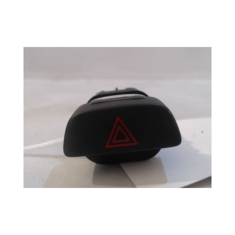BOUTON DE WARNING FORD FOCUS 04-07