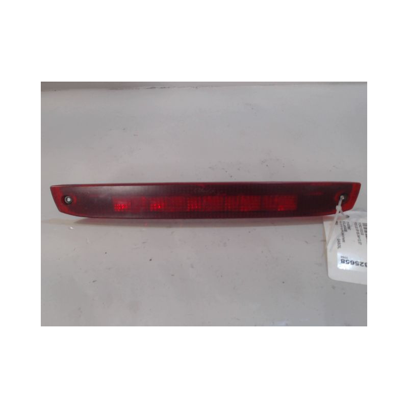 FEUX STOP SUPPLEMENTAIRE FORD FOCUS 04-07