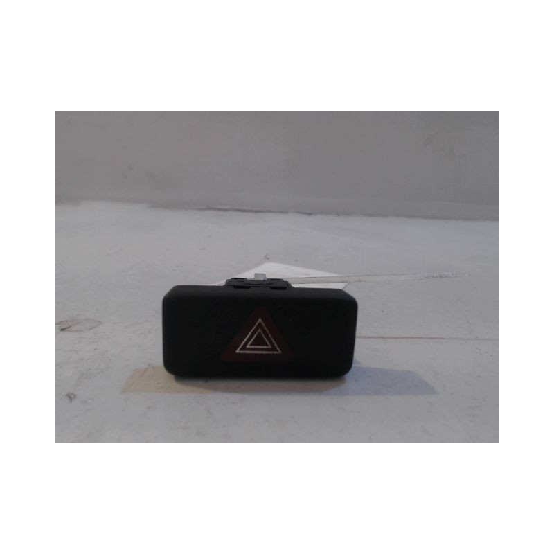 BOUTON DE WARNING SUZUKI ALTO 5 PTES