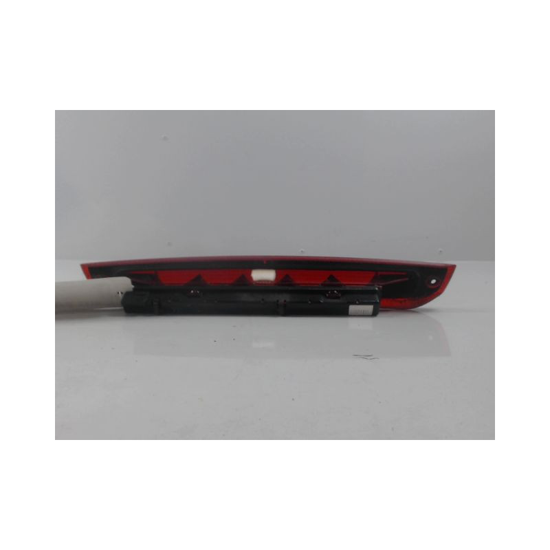FEUX STOP SUPPLEMENTAIRE FORD FOCUS 04-07