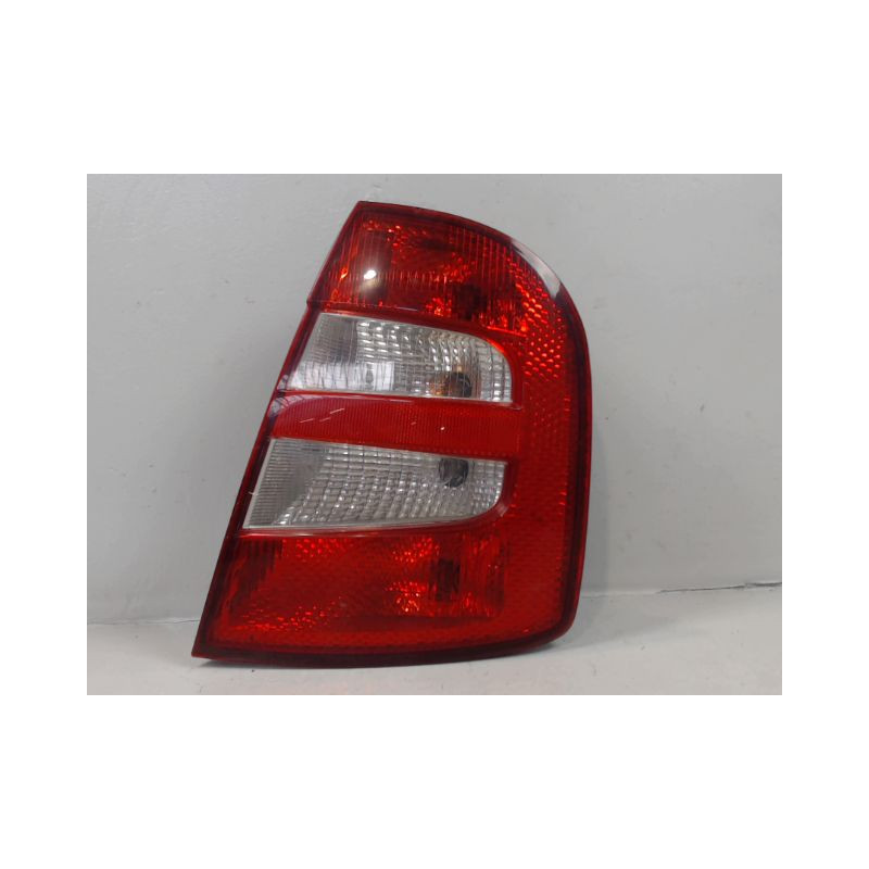 FEU ARRIERE DROIT SKODA FABIA 2000-2004