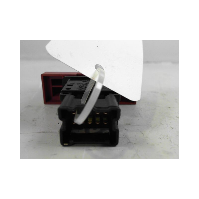 BOUTON DE WARNING NISSAN X-TRAIL