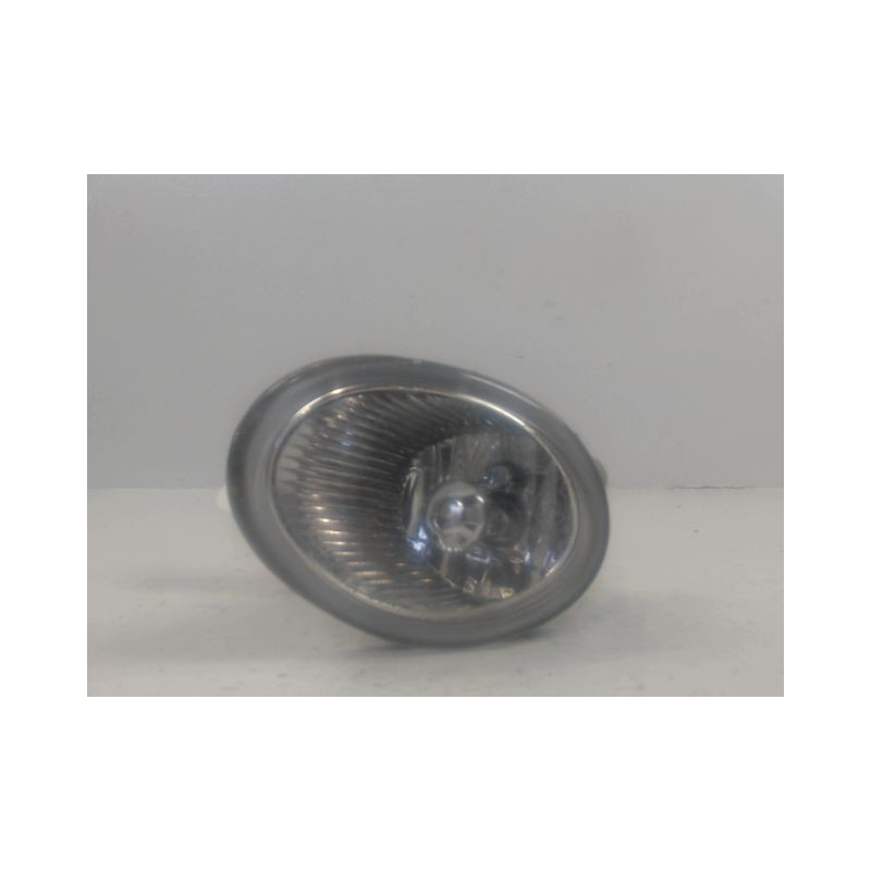 PHARE ANTIBROUILLARD AVANT GAUCHE TOYOTA AVENSIS VERSO 01-03