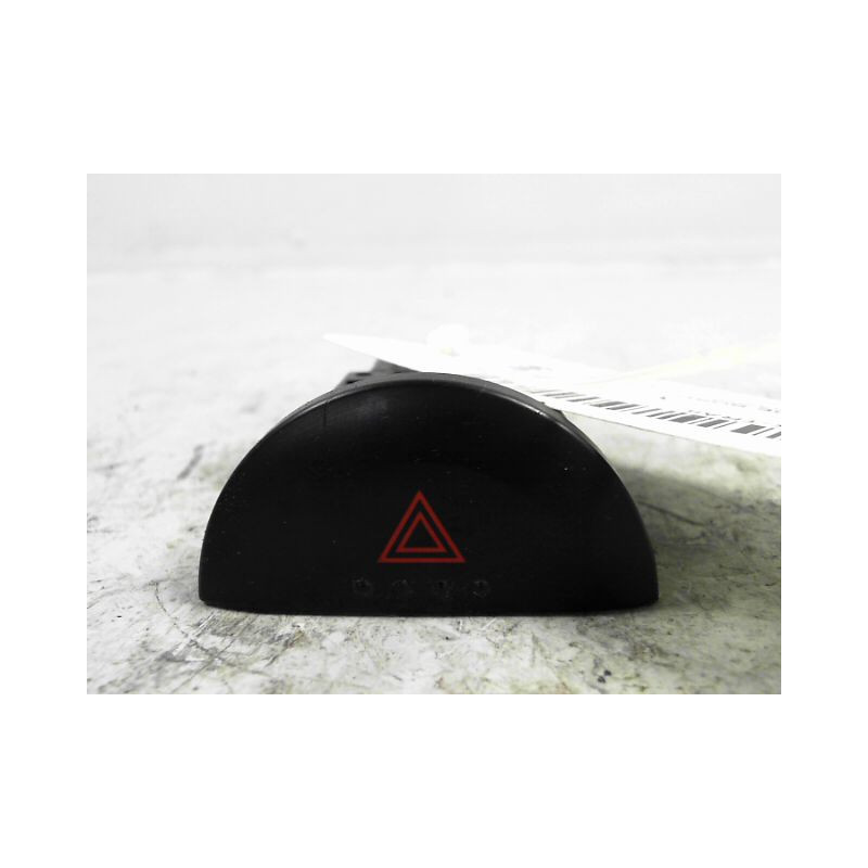 BOUTON DE WARNING NISSAN X-TRAIL