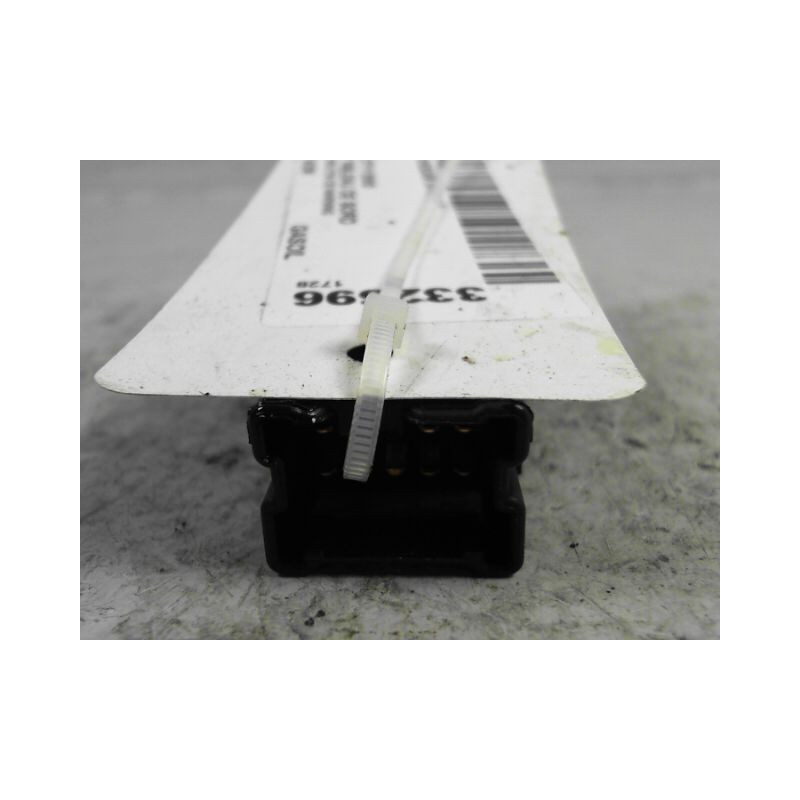 BOUTON DE WARNING NISSAN X-TRAIL