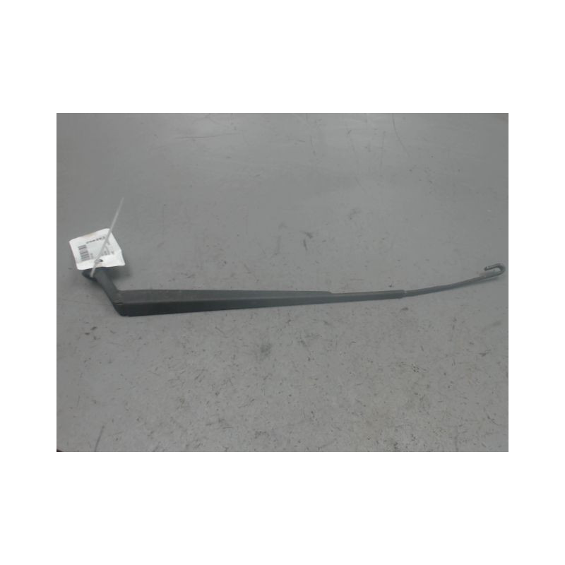 BRAS ESSUIE-GLACE AVANT GAUCHE TOYOTA YARIS