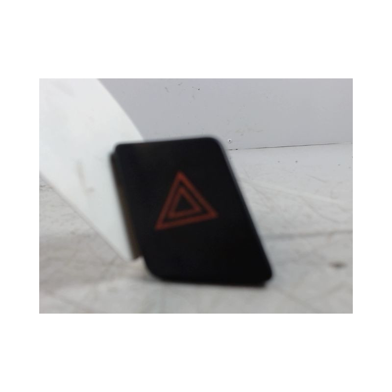 BOUTON DE WARNING TOYOTA YARIS 2005-