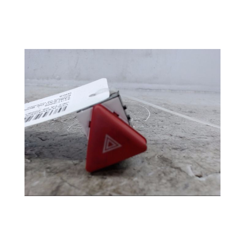 BOUTON DE WARNING VOLKSWAGEN JETTA 2005-