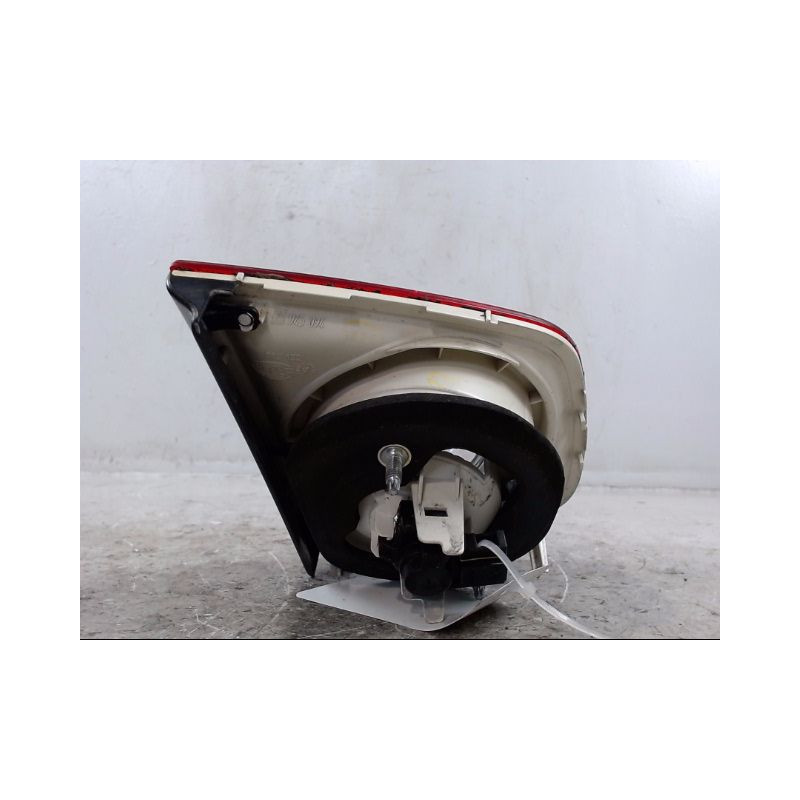 FEU ARRIERE INTERIEUR DROIT VOLKSWAGEN JETTA 2005-