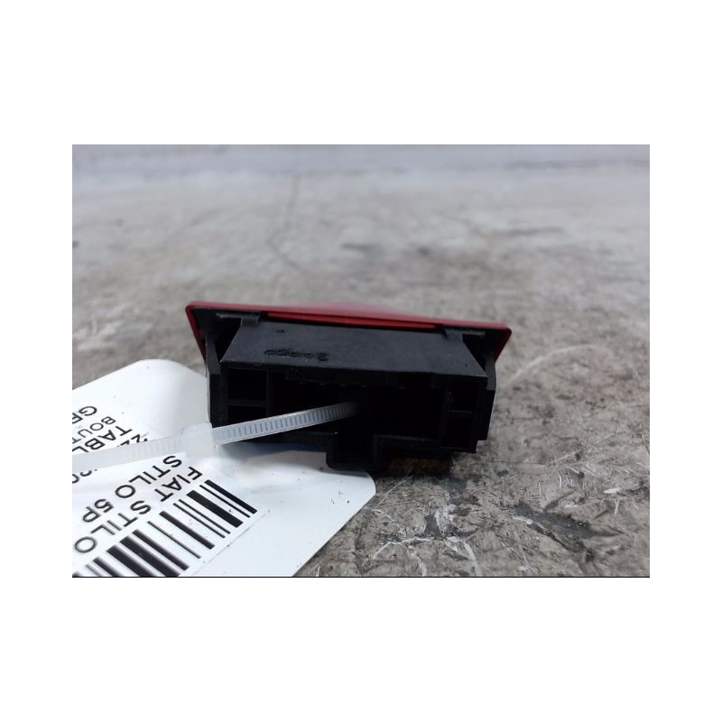 BOUTON DE WARNING FIAT STILO 5P