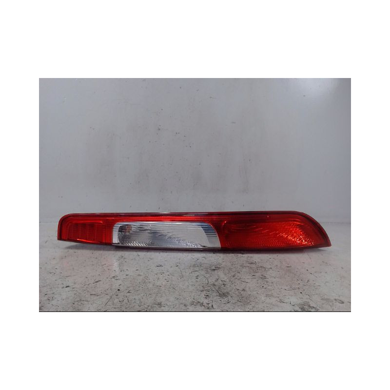 FEU ARRIERE DROIT FORD FOCUS 04-07
