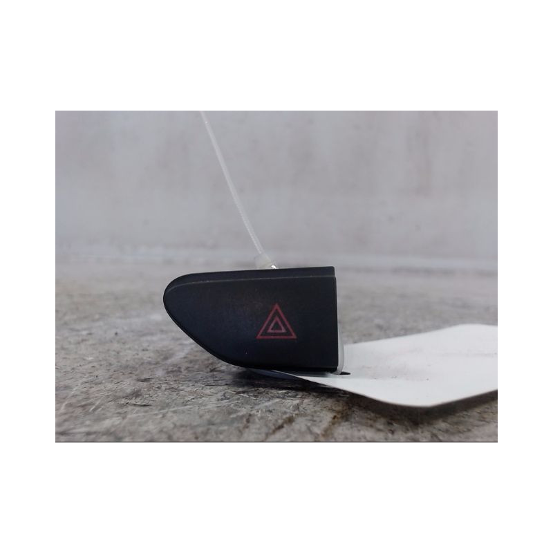 BOUTON DE WARNING RENAULT CLIO IV