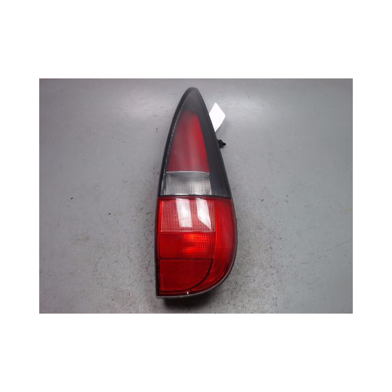 FEU ARRIERE DROIT RENAULT LAGUNA NEVADA -98